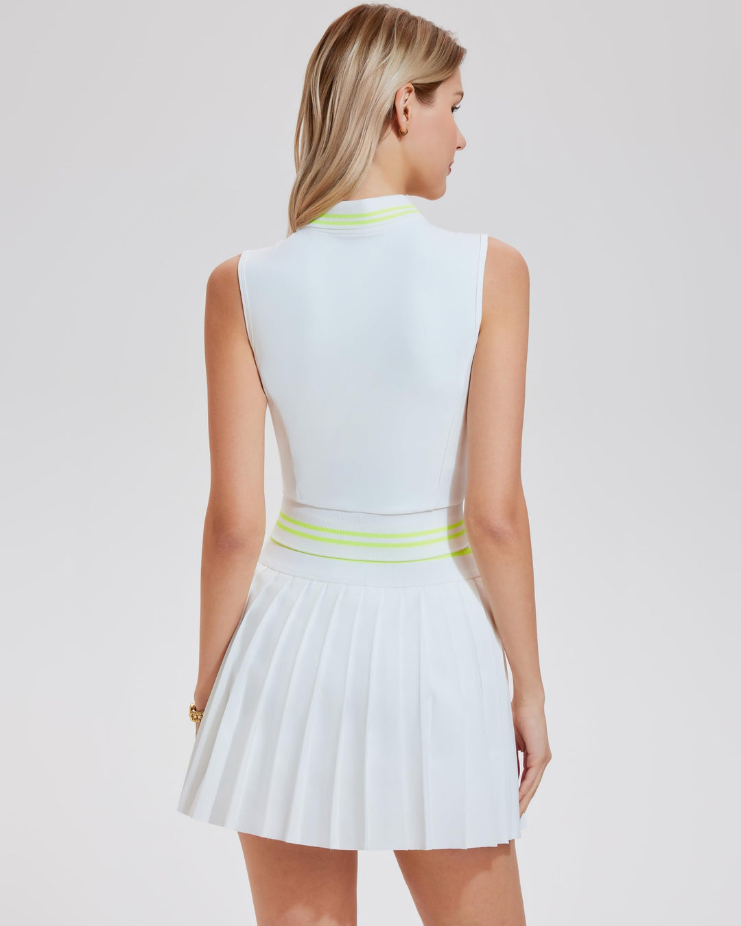 2 Piece Sleeveless Top ＆ Pleated Skirt